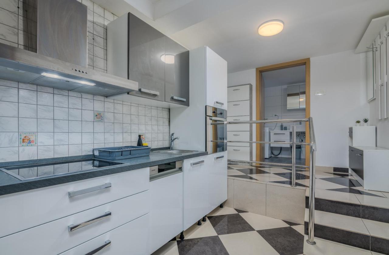 Apartments D Krk Town Luaran gambar